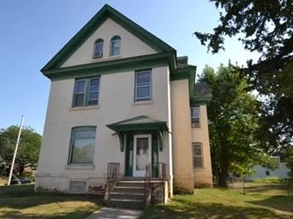 1403 W 13th St APT 2, Davenport, IA 52804