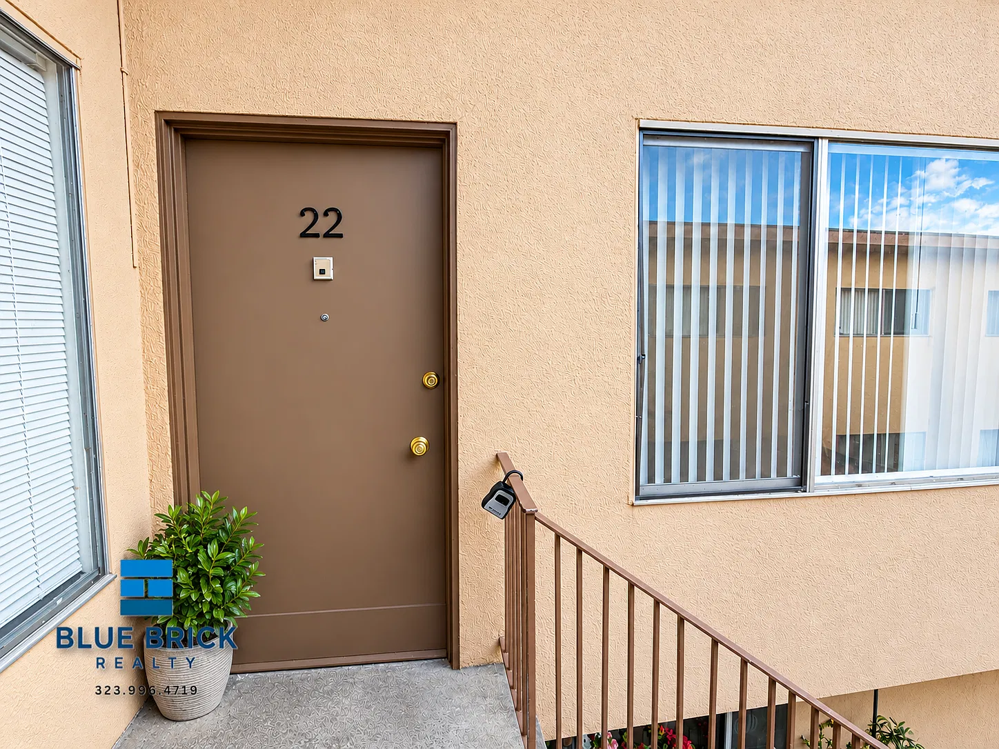 A Rare Find! Spacious 3BR/2BA with Parking, On-Site Laundry & Water Included! — Photo 3