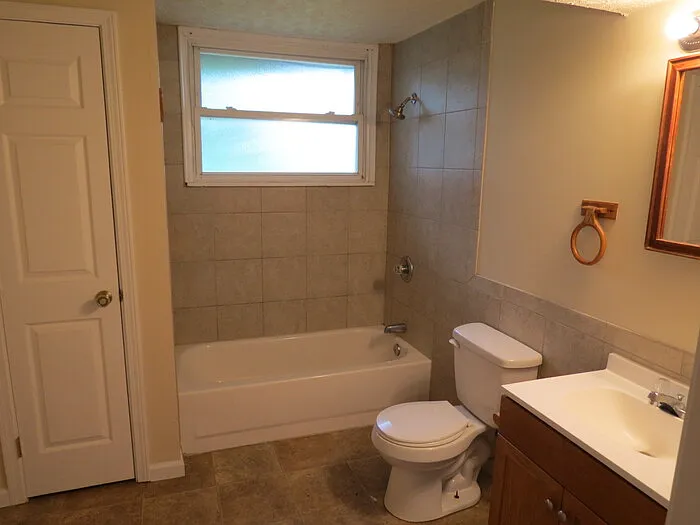 1768 Hollow Run Dr — Photo 8