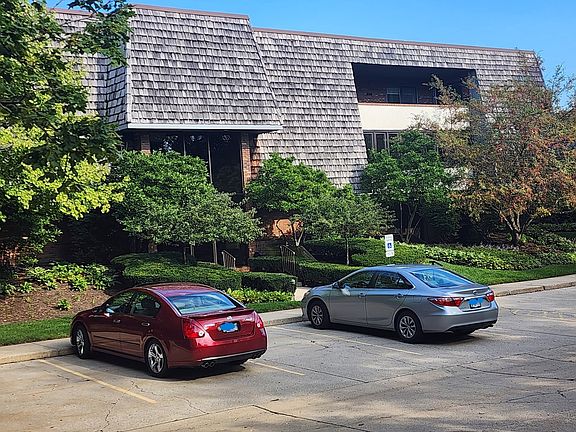 2nd image of 100 Red Top Dr APT 303