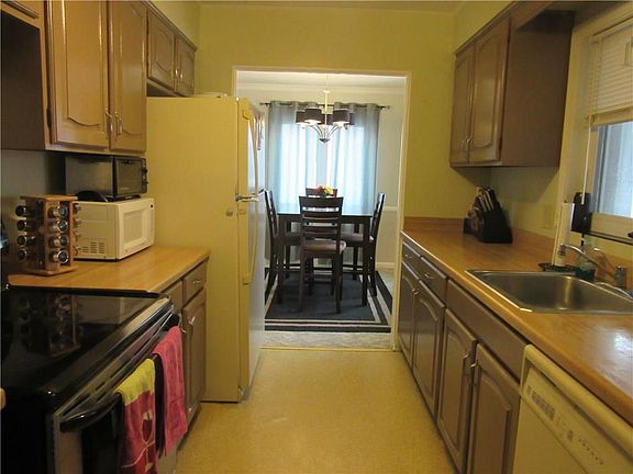 2nd image of 3103 Greengarden Blvd