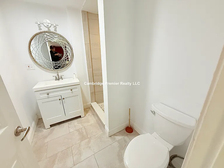 37 Cleveland St #A — Photo 3