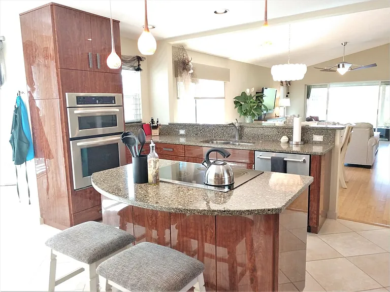 540 Clubside Cir — Photo 11