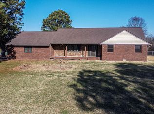 925 Krebs Station Rd, Paducah, KY 42003