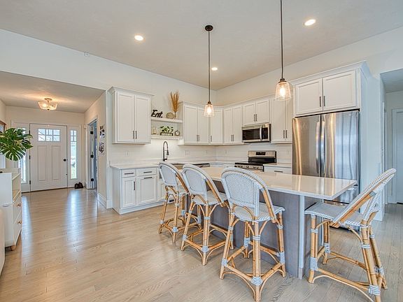 3rd image of 35 Metacomet Rd #35