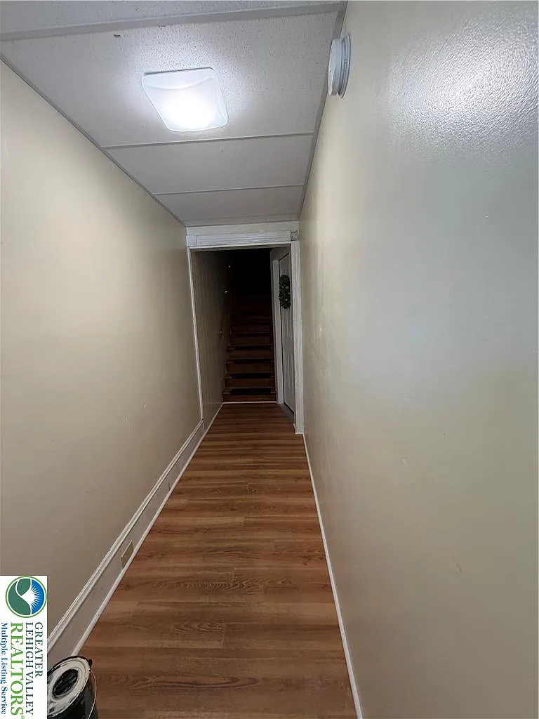 2 bed, 1.0 bath, 965 sqft, $1,650 — Photo 3