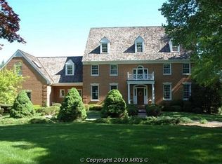 570 Innsbruck Ave, Great Falls, VA 22066