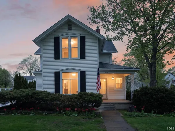 516 W Washington St, Howell, MI 48843