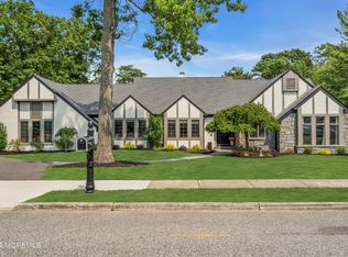 20 Harpers Ferry Rd, Toms River, NJ 08753