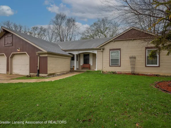 2926-2928 Stoneleigh Dr, Lansing, MI 48910