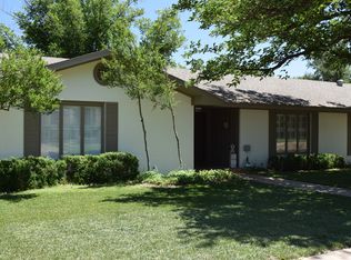 1206 Xenia St, Plainview, TX 79072