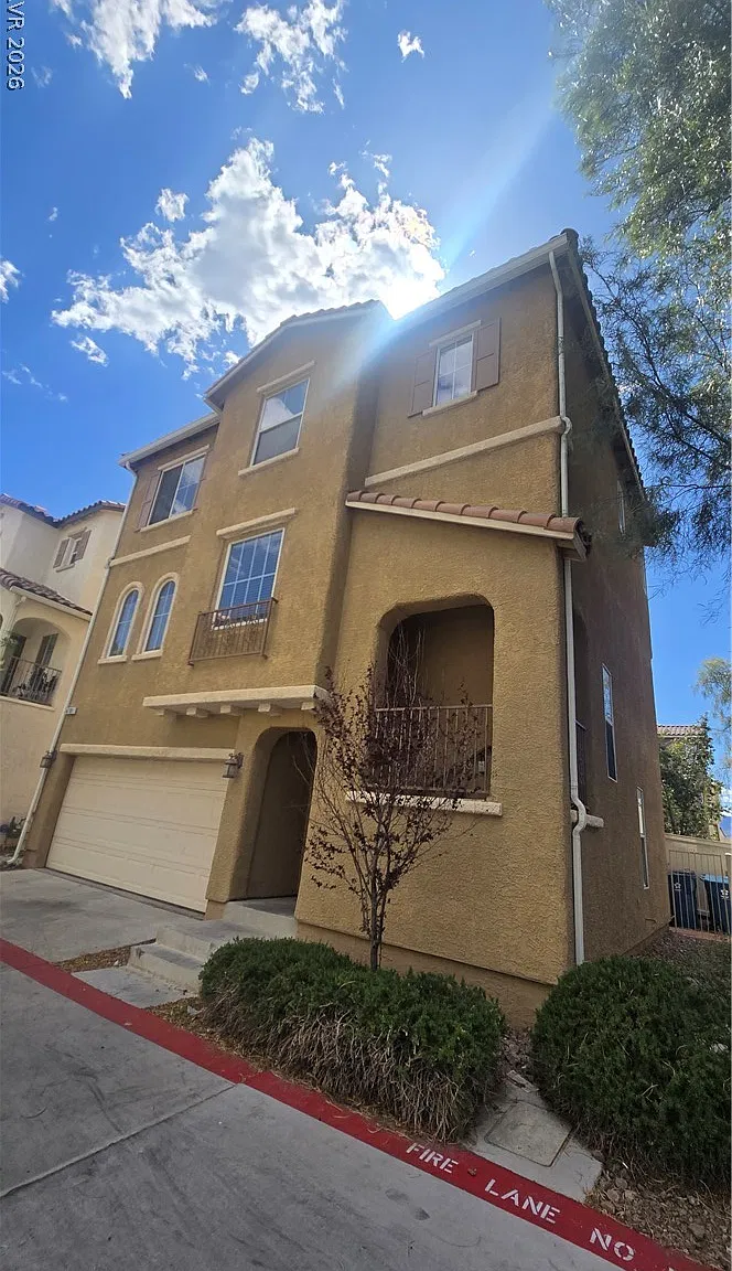 4 bed, 3.5 bath, 1686 sqft, $1,945 — Photo 2