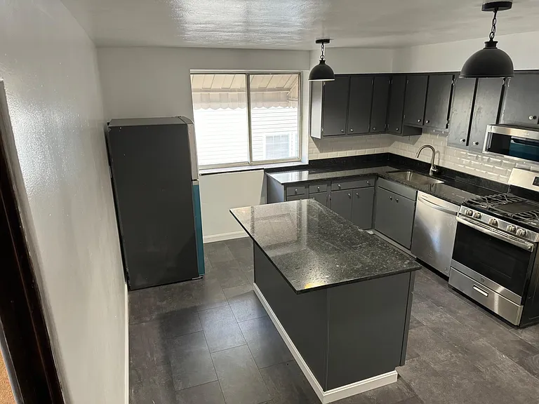 135 Morewood Ave #2A — Photo 1