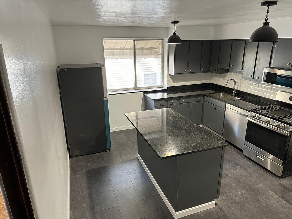 1st image of 135 Morewood Ave #2A