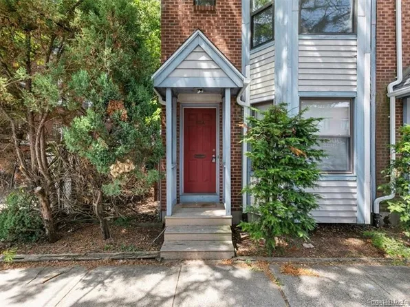 86 Howe St #A, North Haven, CT 06473