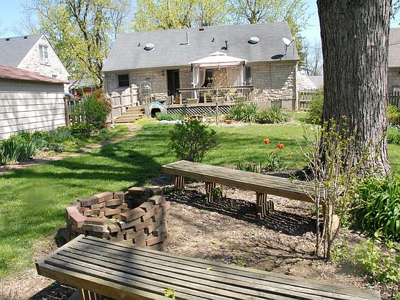 3rd image of 220 Zandale Dr