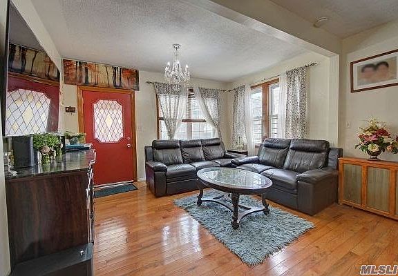 3rd image of 14823 Linden Blvd
