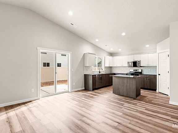 3rd image of 5400 S Bittercreek Ave