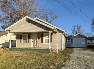 717 E Locust St, Bolivar, MO 65613