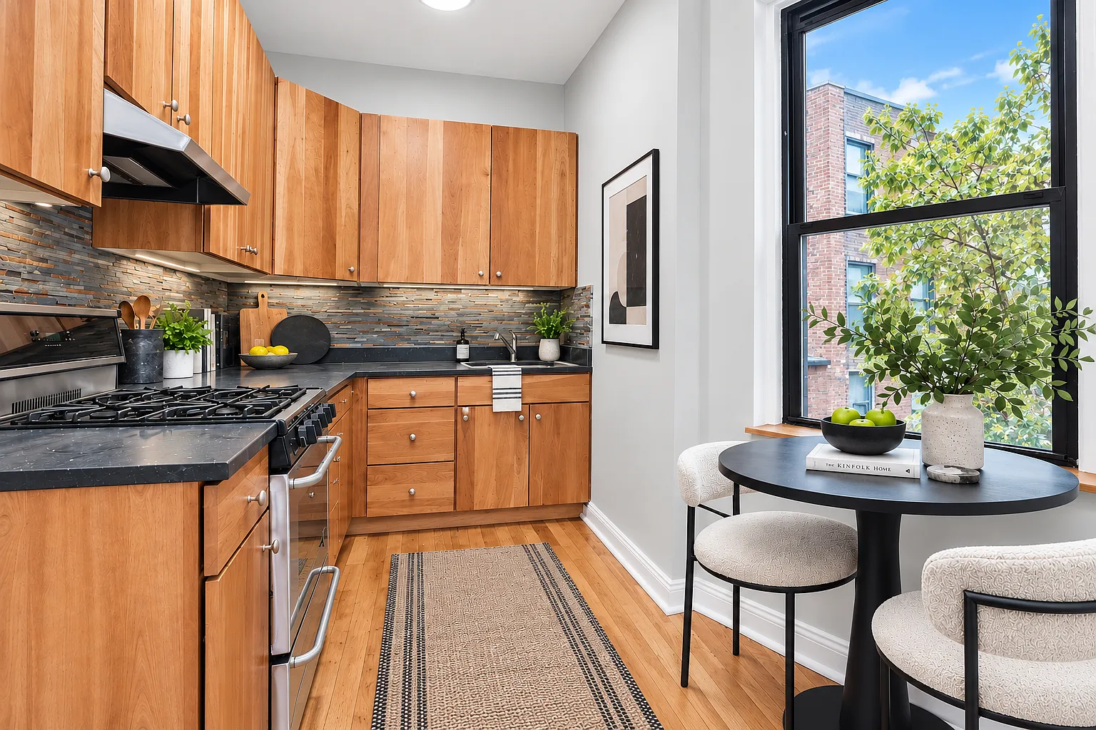 501 West 47th Street — Photo 3