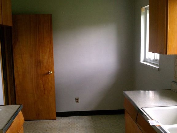 4th image of 3706 Benfield Dr