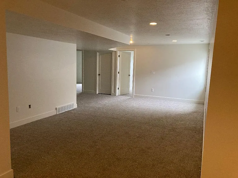 297 E 6790 S — Photo 10