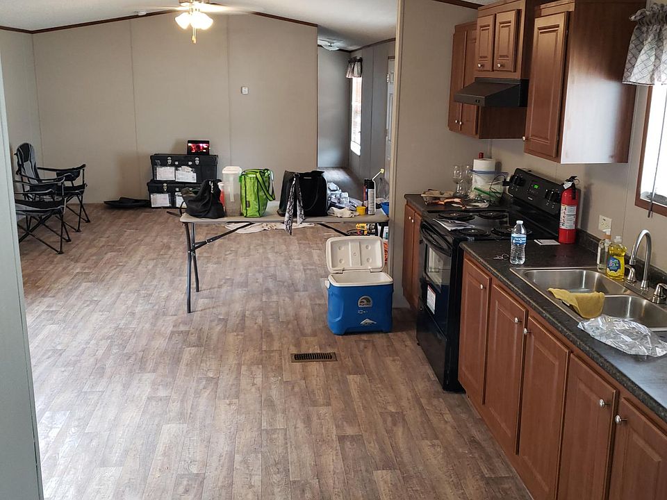 2nd image of 119 Eli St