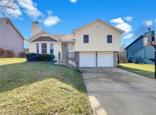 213 W Calico Dr, Raymore, MO 64083
