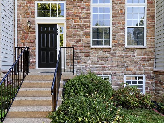 3rd image of 406 Leeds Ridge Ct