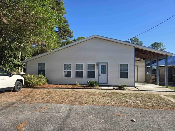 51-1 E Pine St, Carrabelle, FL 32322