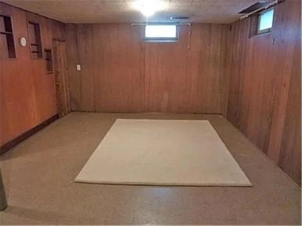 5 bed, 3129 sqft, $2,850 — Photo 2
