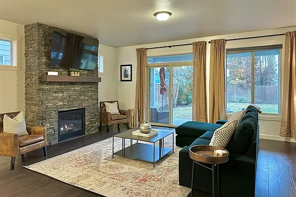 5 bed, $7,250 — Photo 2