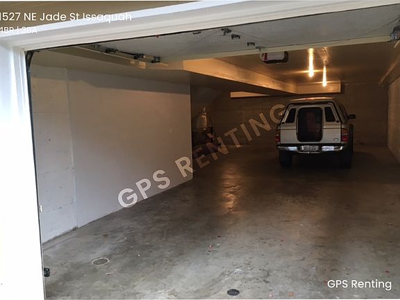 2nd image of 1527 NE Jade St