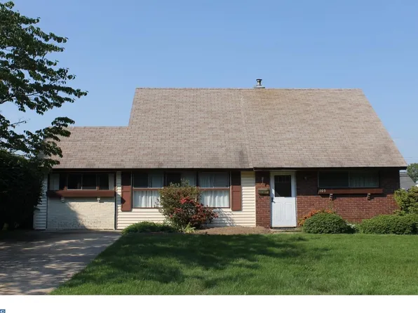 105 Birch Dr, Levittown, PA 19054