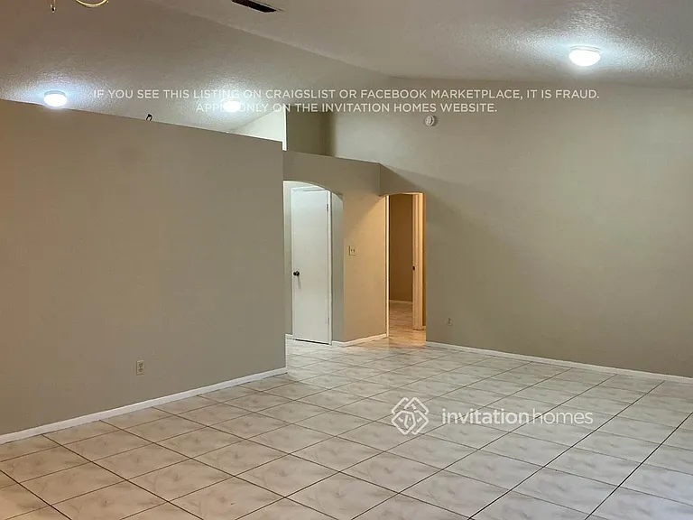 2821 Saffron Dr — Photo 2