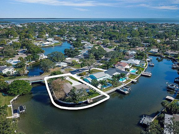 5th image of 5180 Venetian Blvd NE
