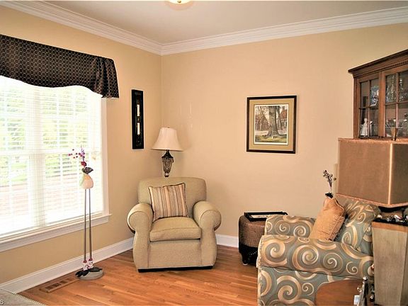 5th image of 141 Fairhaven Ct