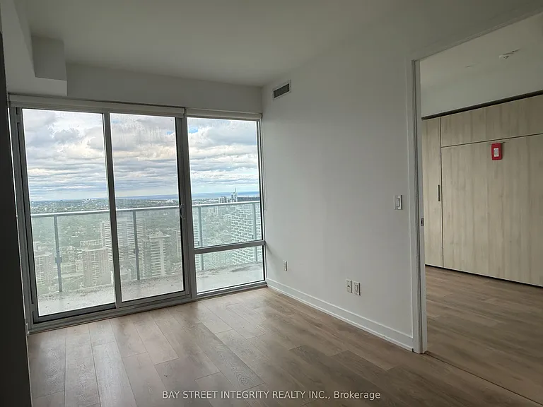 501 Yonge St #4108 — Photo 10