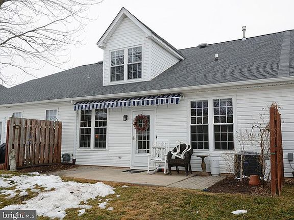 4th image of 443 Ruth Ct