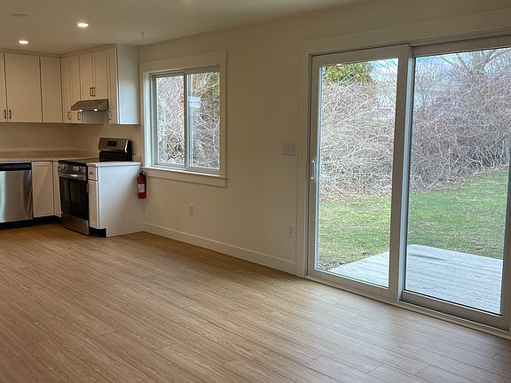 4th image of 44 Honeyman Ave