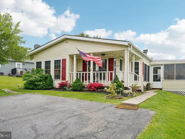 13 Black Cherry Ct W, Harleysville, PA 19438