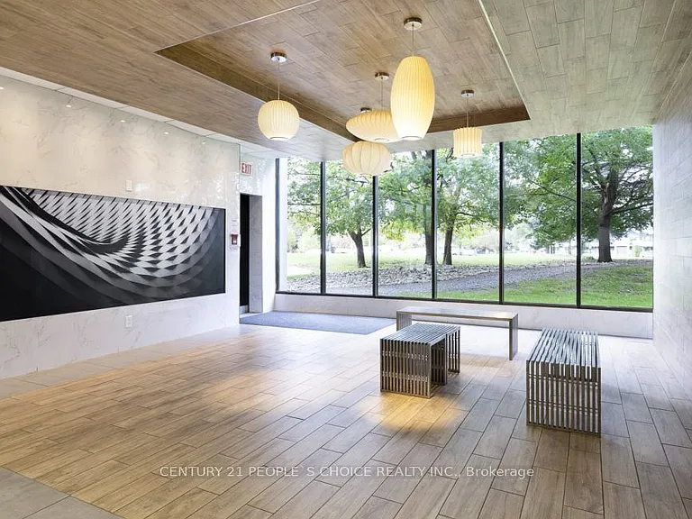 21 Welsford Gdns #207 — Photo 4
