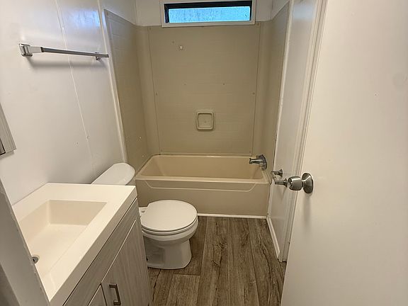 5th image of 5494 110th St