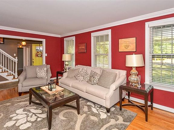 4th image of 9709 Wildbriar Ln