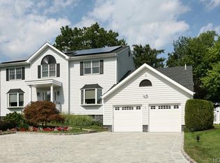 9 Sunrise Ln, Scarsdale, NY 10583