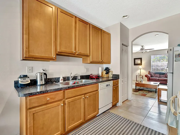 2061 SE Glen Ridge Dr — Photo 8