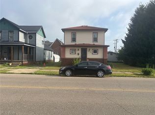 309 E 1st St, Uhrichsville, OH 44683