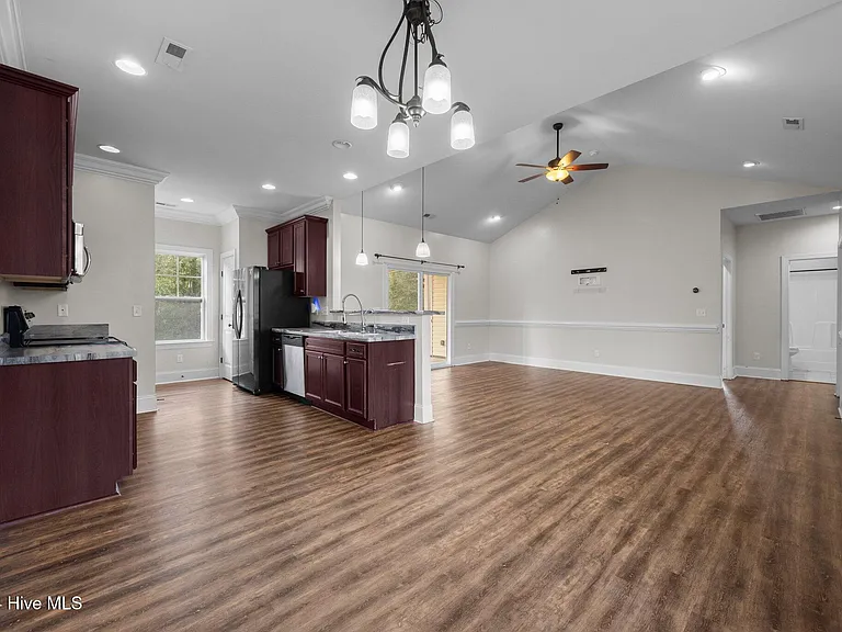 604 Tar Landing Rd — Photo 6