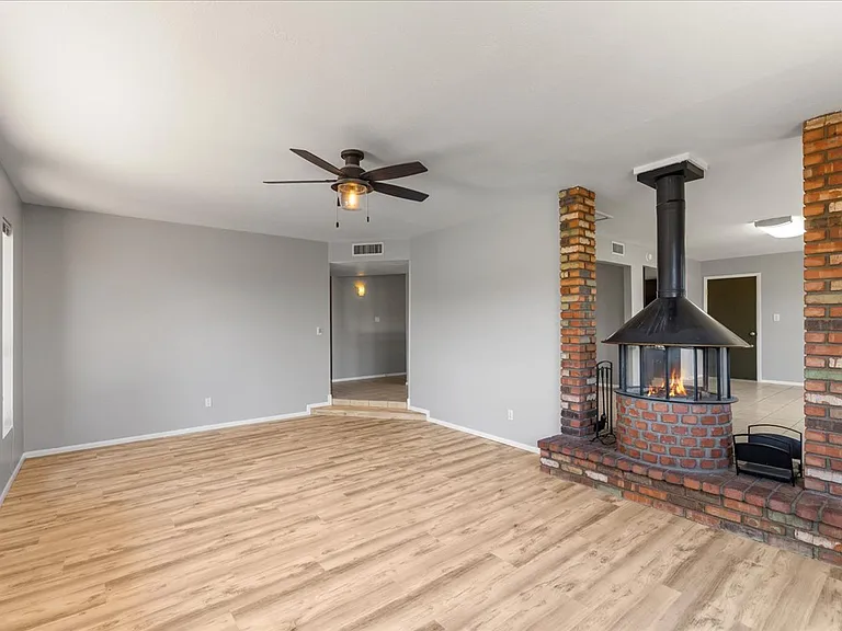 642 Sunrise Blvd — Photo 10