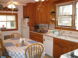 797 N Lewis Rd, Royersford, PA 19468